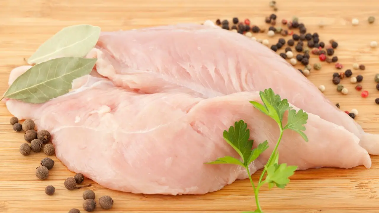 Mangiare carne bianca: benefici e limiti